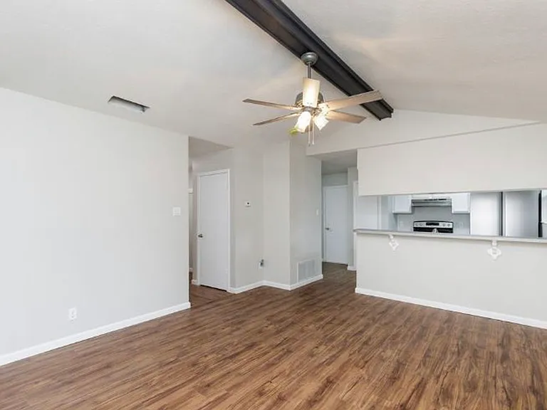 5337 Avenue C — Photo 14