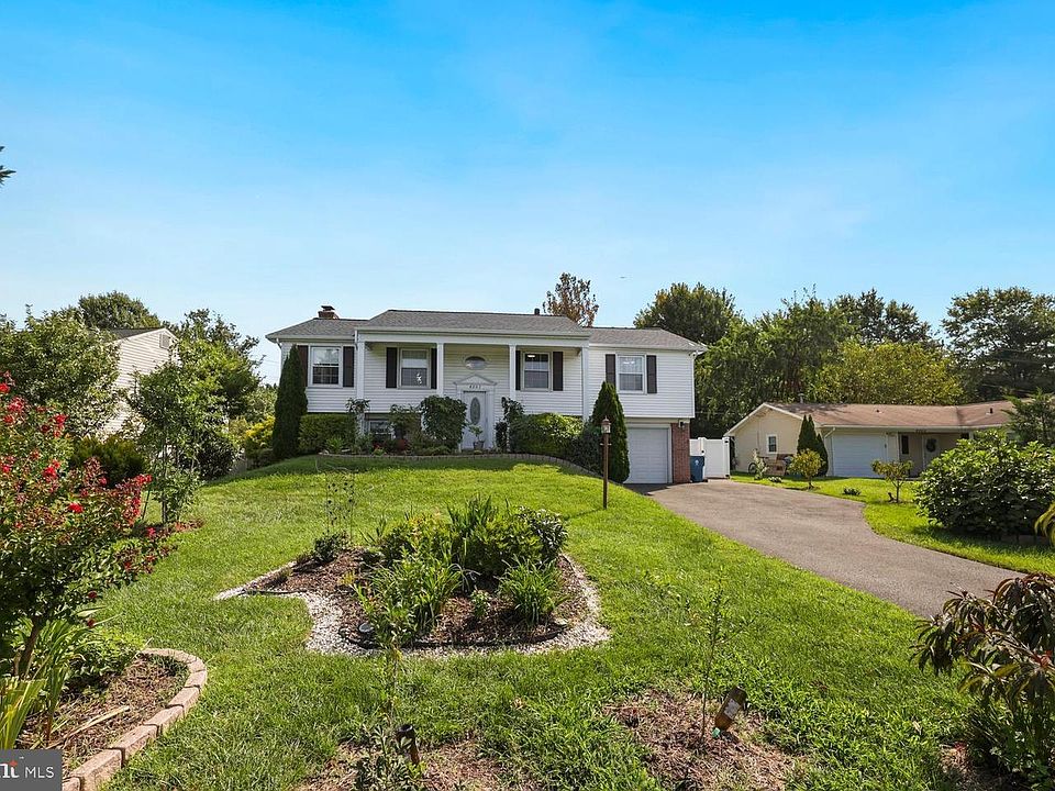 1st image of 4003 Middle Ridge Dr
