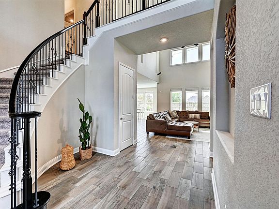 5th image of 1723 Carriage Oaks Ln