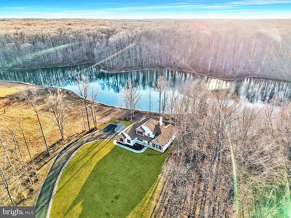 3rd image of 225 Raven Rd