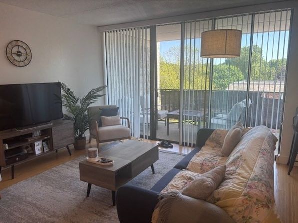30 Skyline Dr APT 10