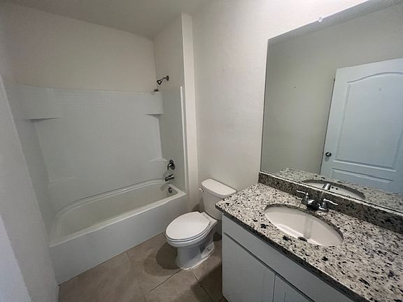 5th image of 508 Lily Ln