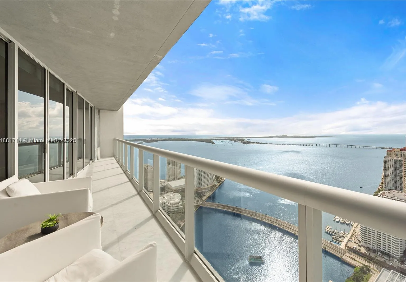 Icon Brickell No Two — Photo 1