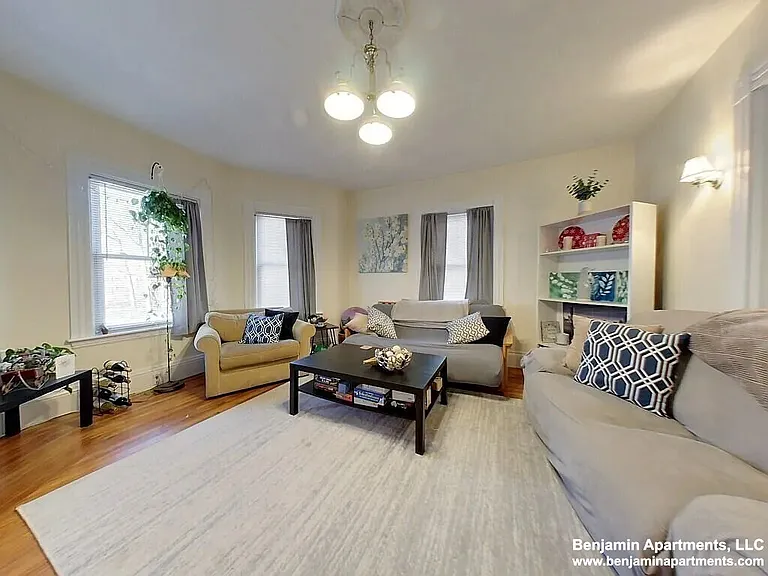 22 Brooks St #3 — Photo 4