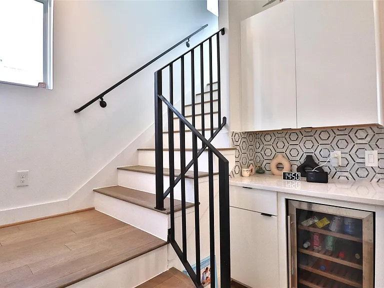 2637 Jackson St — Photo 14