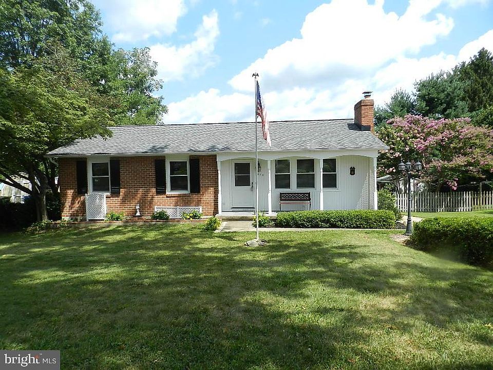 1st image of 910 Bernadette Dr