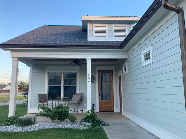 107 Cottage Ln, Greenwood, SC 29649