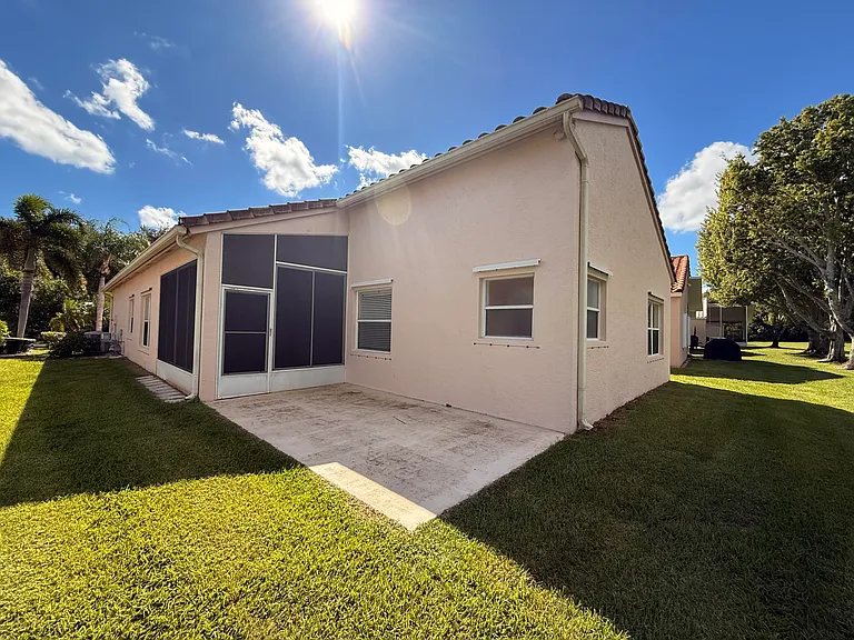 633 NW Whitfield Way — Photo 13