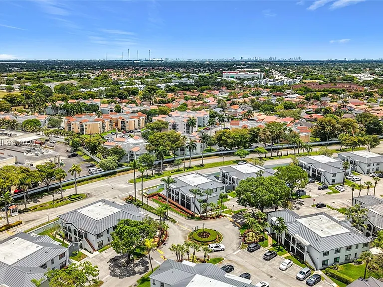 18296 Mediterranean Blvd #404 — Photo 30