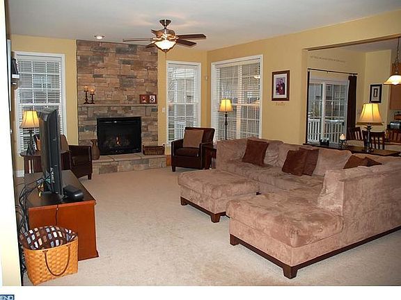 5th image of 126 Gloucester Blvd