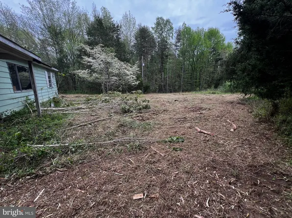 7968 Fredericks Hall Rd, Mineral, VA 23117