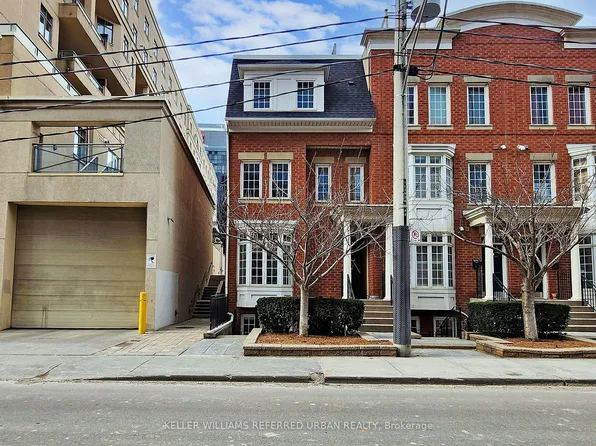 4A Portland St, Toronto, ON M5V 3N6