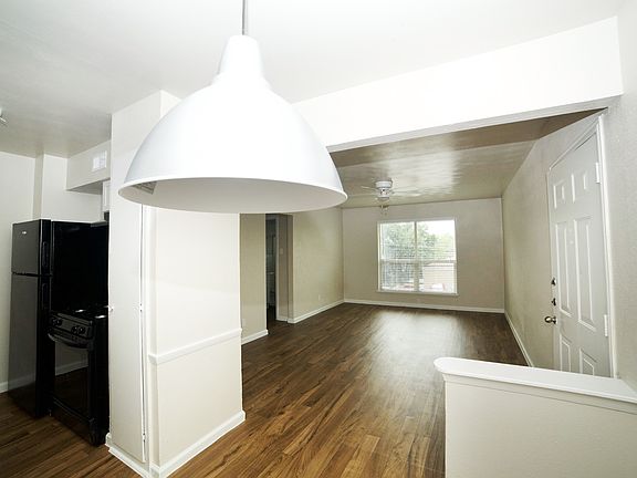 4th image of 819 E Grayson St APT 110