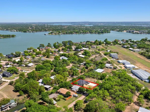 125 Channel Dr, Sunrise Beach, TX 78643