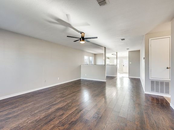 4th image of 709 Wrigley Dr