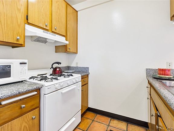 3rd image of 1943 Vista Del Mar St #7