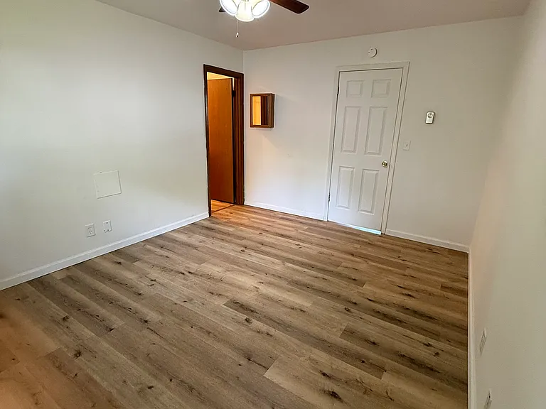 2127 E Belle Ave #C — Photo 6