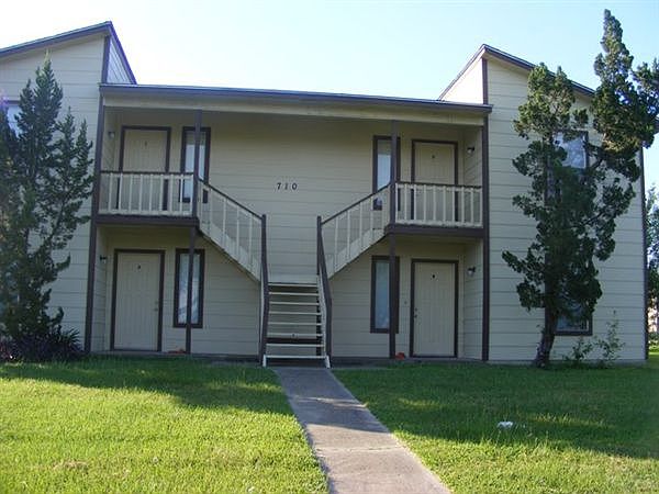 710 Wellesley
