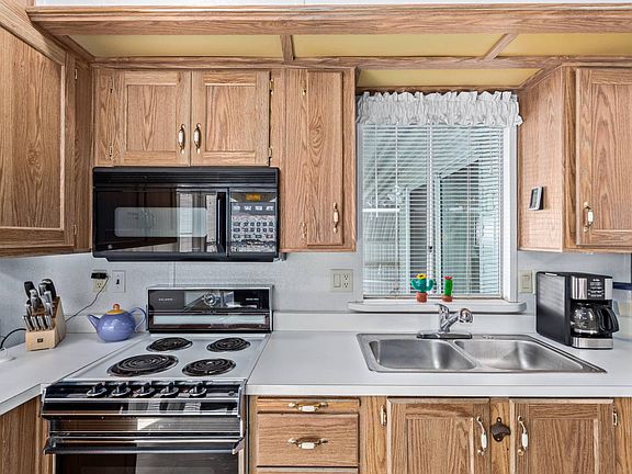 3rd image of 8700 E University Dr #808