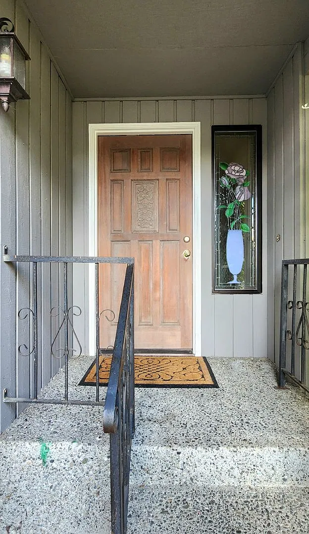 3 Bed/ 2.5 Bath in Everett — Photo 4