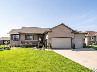 401 Taylor Dr, Tea, SD 57064
