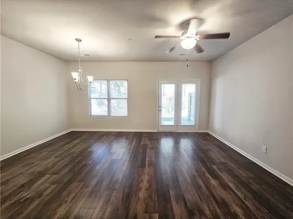 1827 Old Dogwood, Jonesboro, GA 30238