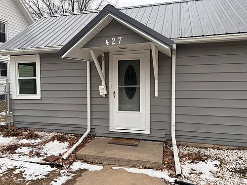 427 Cedar St Photo 1