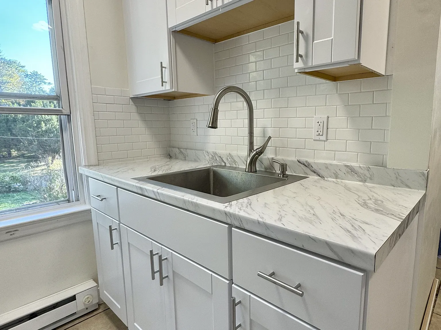 2 bed, 800 sqft, $1,825 — Photo 2