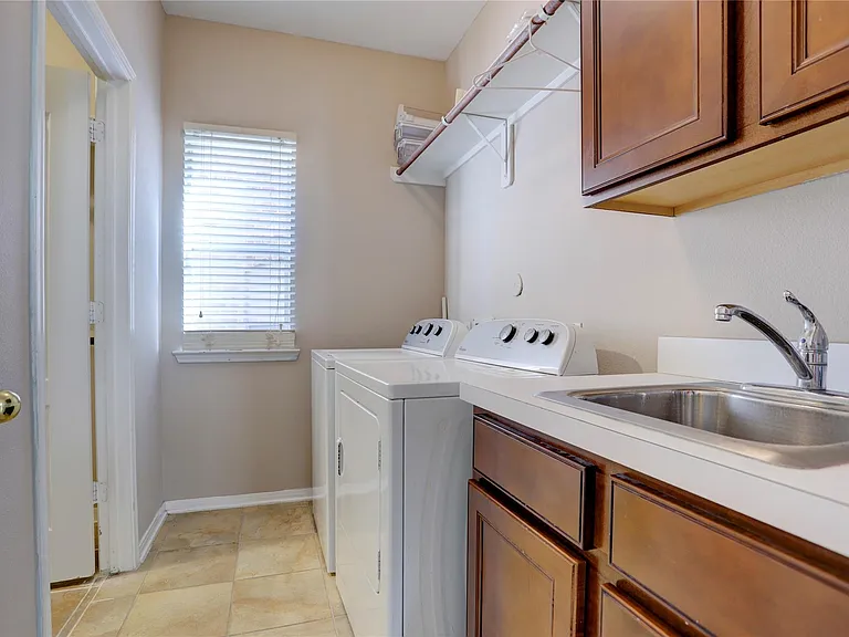 13419 Sunset Bay Ln — Photo 35