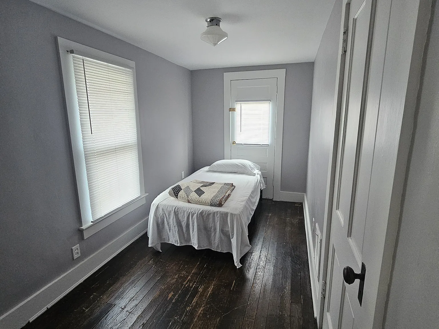 3 bed, 1200 sqft, $1,200 — Photo 4