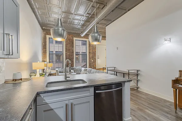 321 S Salina St #203 — Photo 9