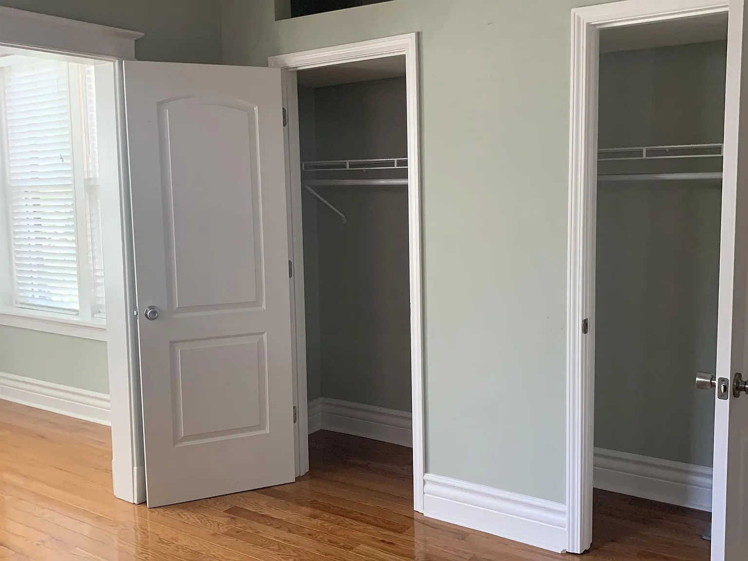 RIA Properties - 4947 3E — Photo 3