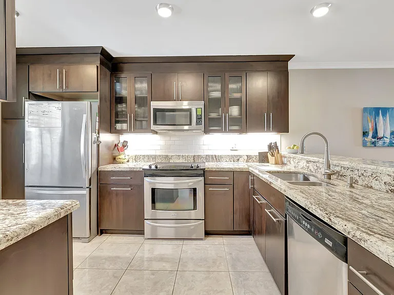 701 Avenue L — Photo 1