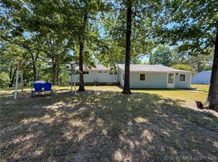 1409 Oak View Dr, Stover, MO 65078