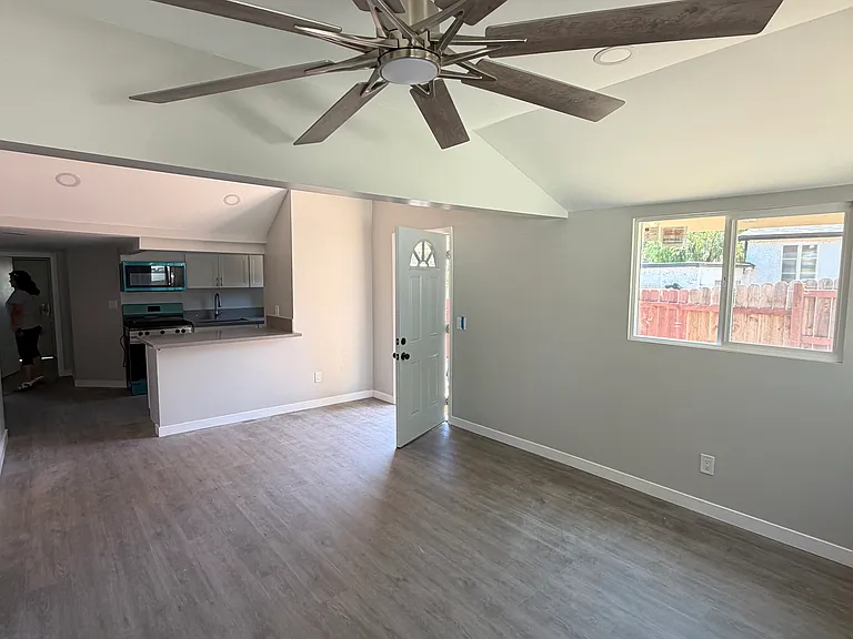 Ridgeway Dr — Photo 1