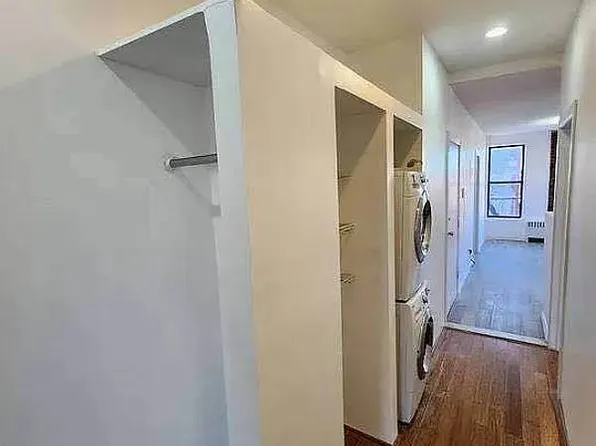 412 Douglass Street image 10 of 15