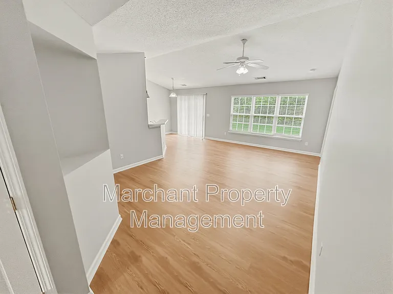 776 Waterbrook Ln — Photo 7