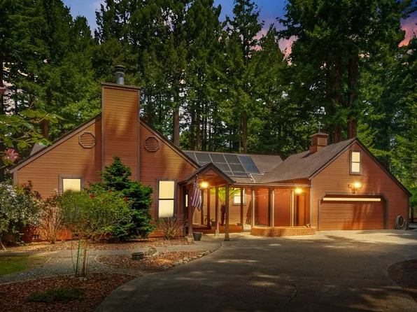 920 Shady Ln, Fortuna, CA 95540