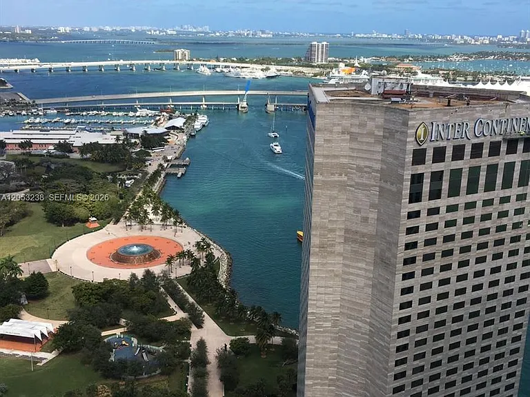 325 Biscayne Blvd #4320 — Photo 4