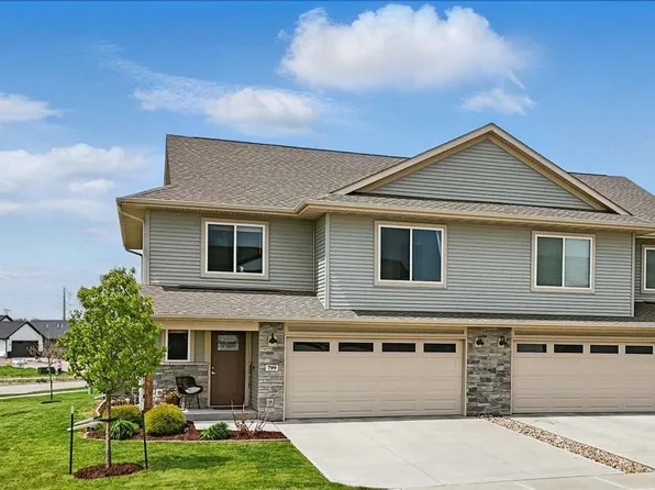 799 River Bend Ln, North Liberty, IA 52317