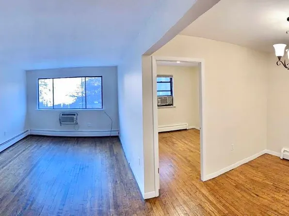 41-22 40th St #3, Sunnyside, NY 11104