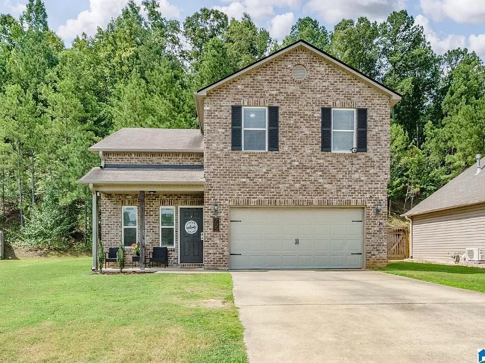 295 Oak Leaf Cir