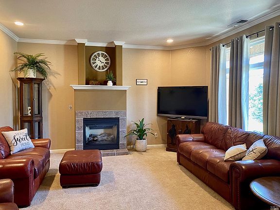 2nd image of 475 Briarwood Dr