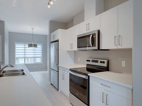 4th image of 6303 66th St