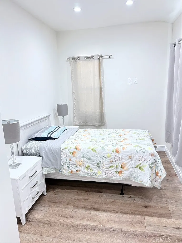 3 bed, 1100 sqft, $4,500 — Photo 4