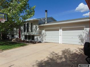 209 Cherokee Ct, Evanston, WY 82930