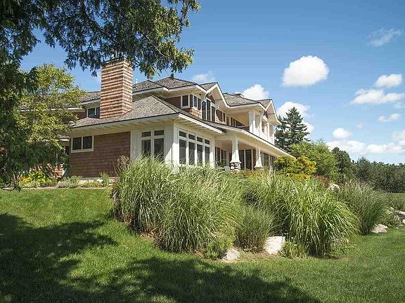 5th image of 7535 Oyster Bay Dr