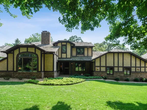 13175 Cardinal Creek Rd, Eden Prairie, MN 55346