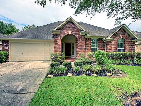 3rd image of 2115 Emerald Cove Dr