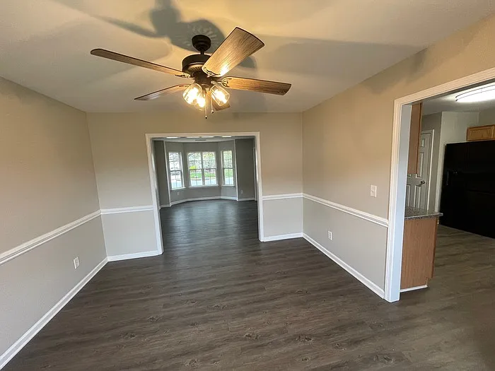 4 bed, 2.5 bath, 2800 sqft, $2,350 — Photo 3